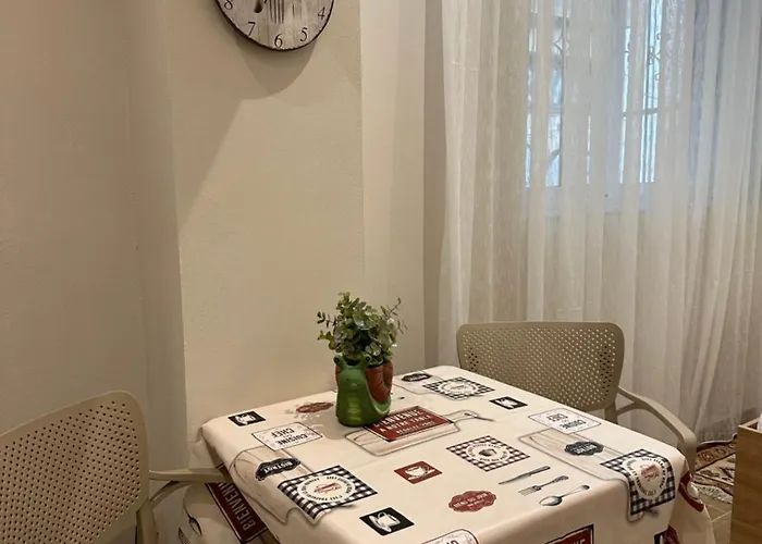 公寓 Tirana Home *