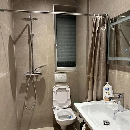 Tirana Home * Тирана